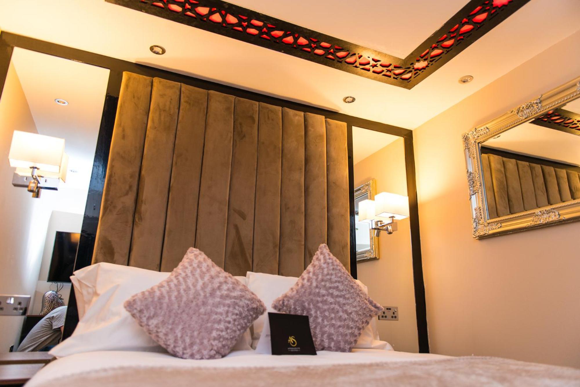 Aphrodite Suites Huddersfield Habitación foto